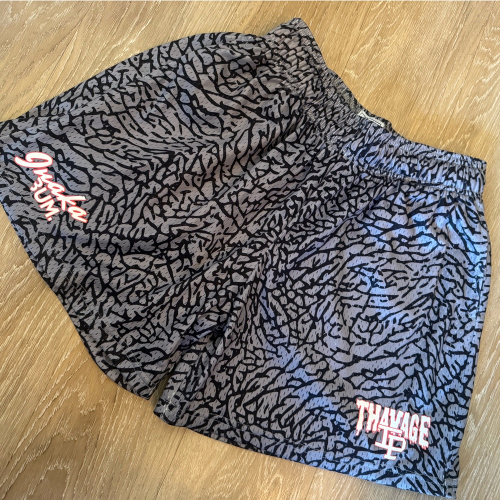 Inaka Power Gray and Black Shorts